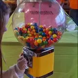 Candy machine y dispensador de saltarinas PekeKids